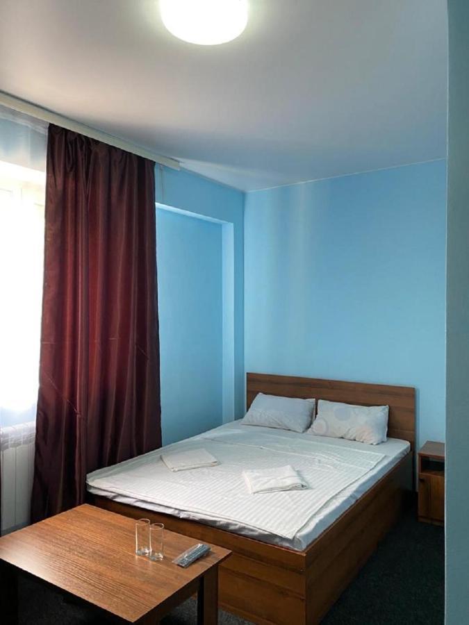 Пана Hotel Алма Ата Екстериор снимка