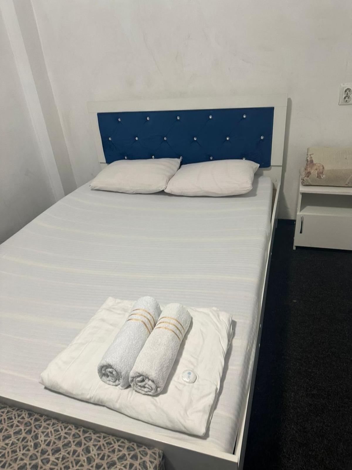 Пана Hotel Алма Ата Екстериор снимка