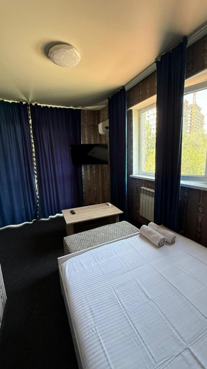 Пана Hotel Алма Ата Екстериор снимка